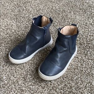 Kids high top sneakers/booties